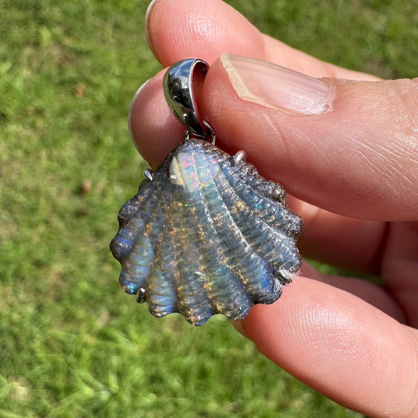 Medium fan shell boulder opal pendant (No. 05)