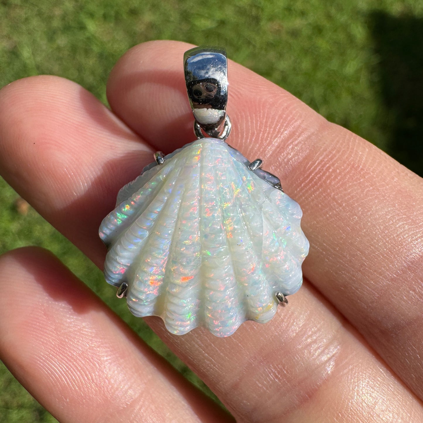 Medium fan shell boulder opal pendant (No. 04)