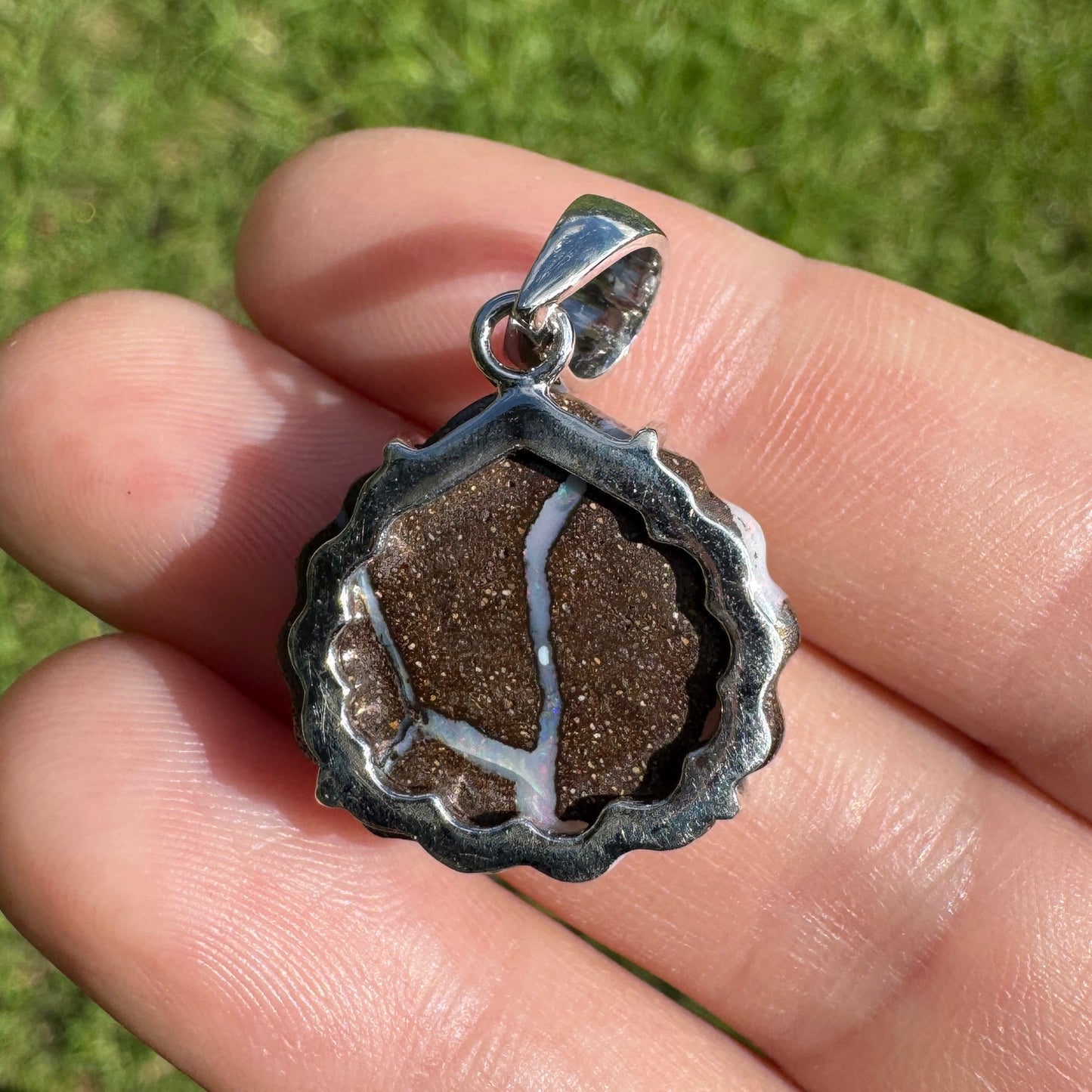 Medium fan shell boulder opal pendant (No. 04)