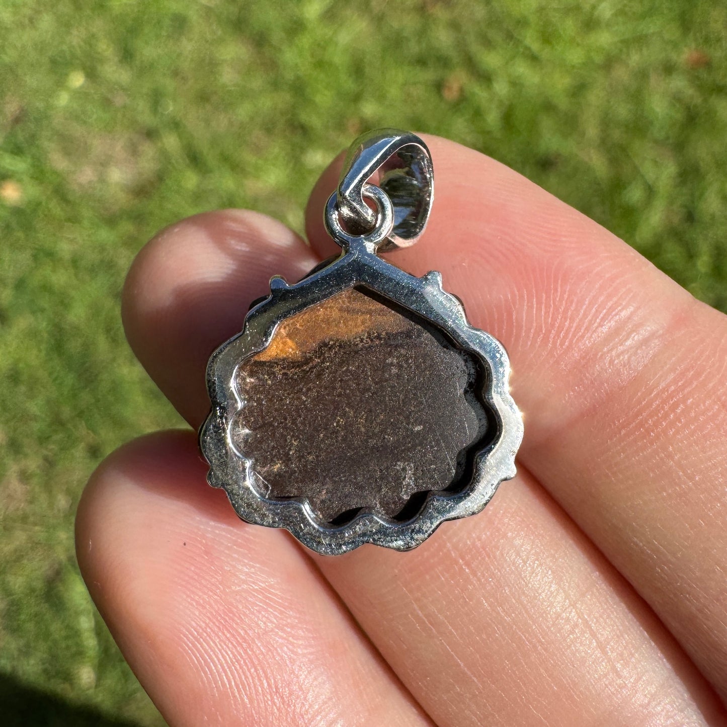 Medium fan shell boulder opal pendant (No. 02)