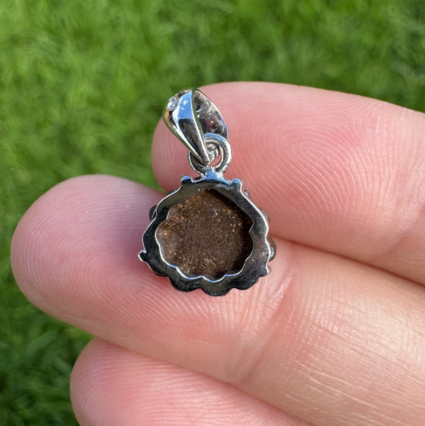 Small fan shell boulder opal pendant (No. 08)