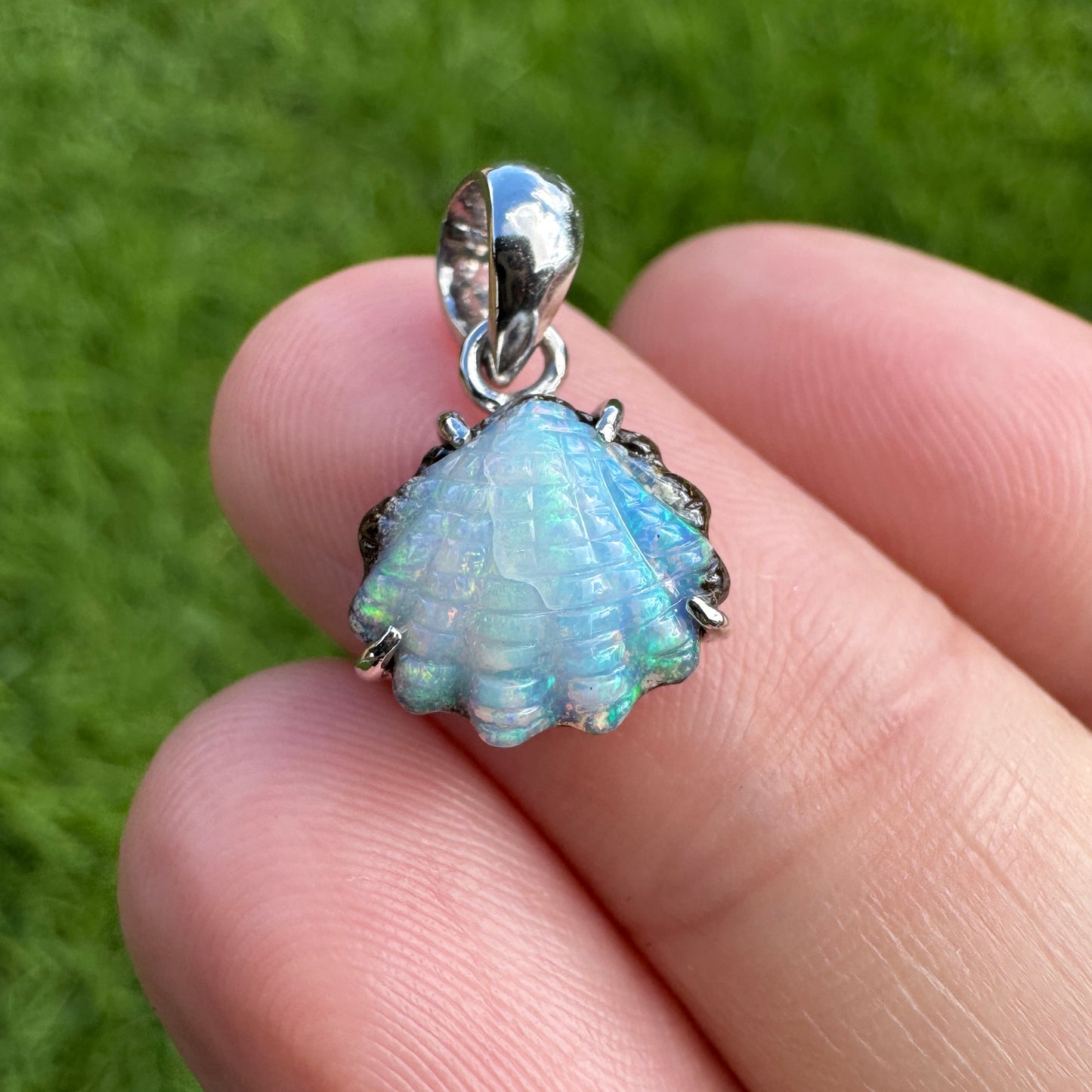 Small fan shell boulder opal pendant (No. 07)