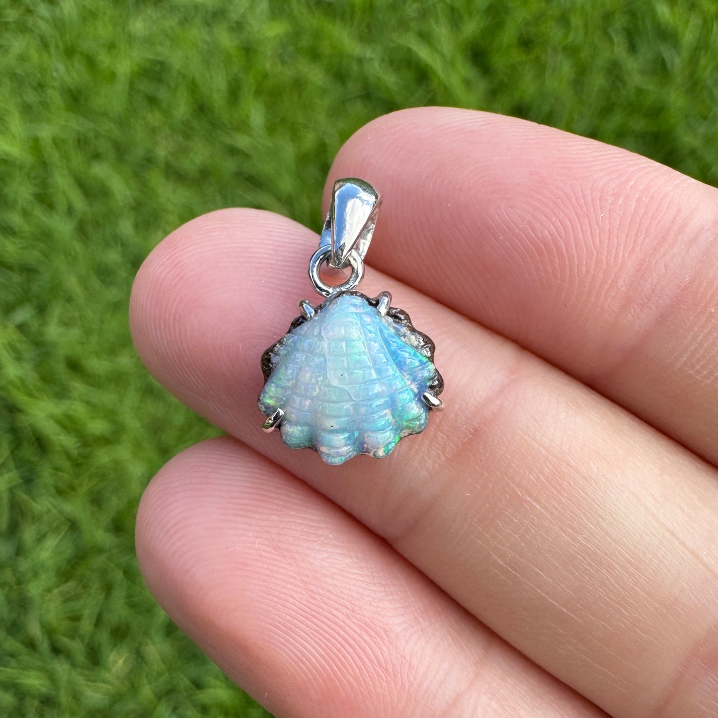 Small fan shell boulder opal pendant (No. 07)