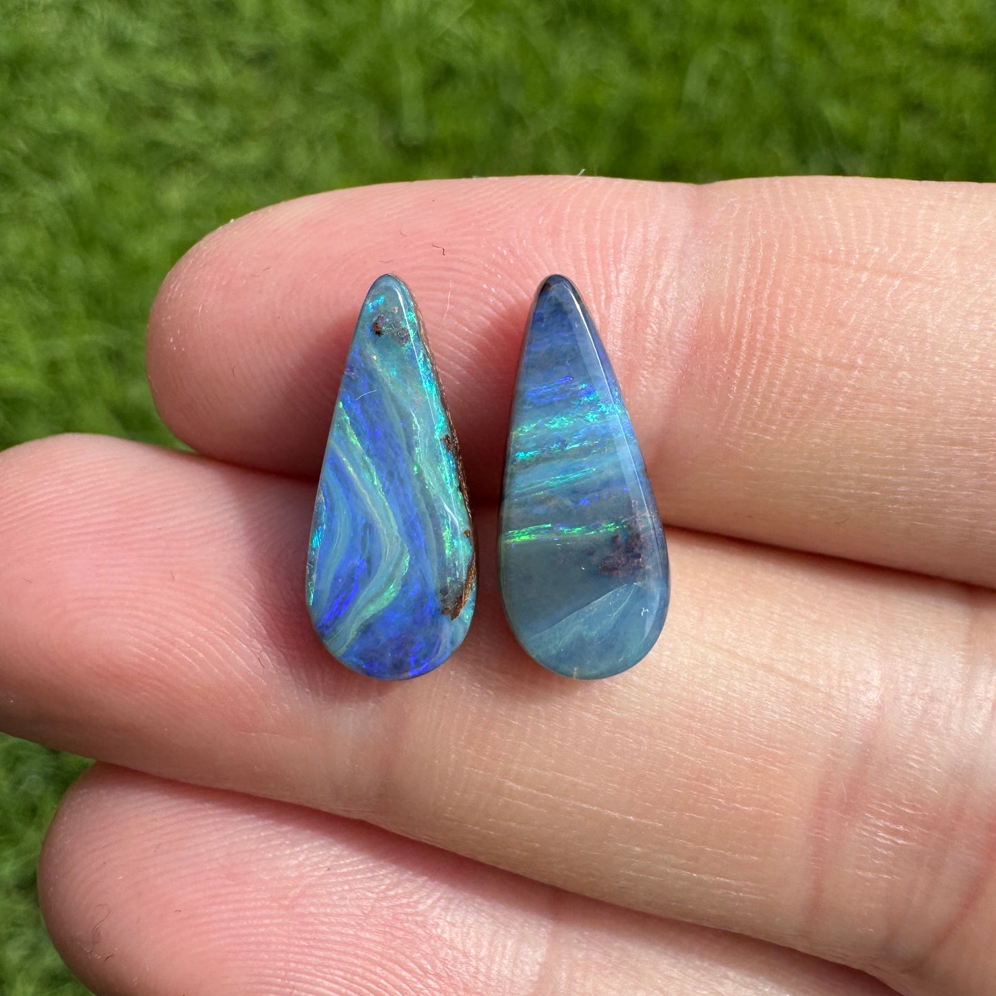 4.70 Ct teardrop boulder opal pair