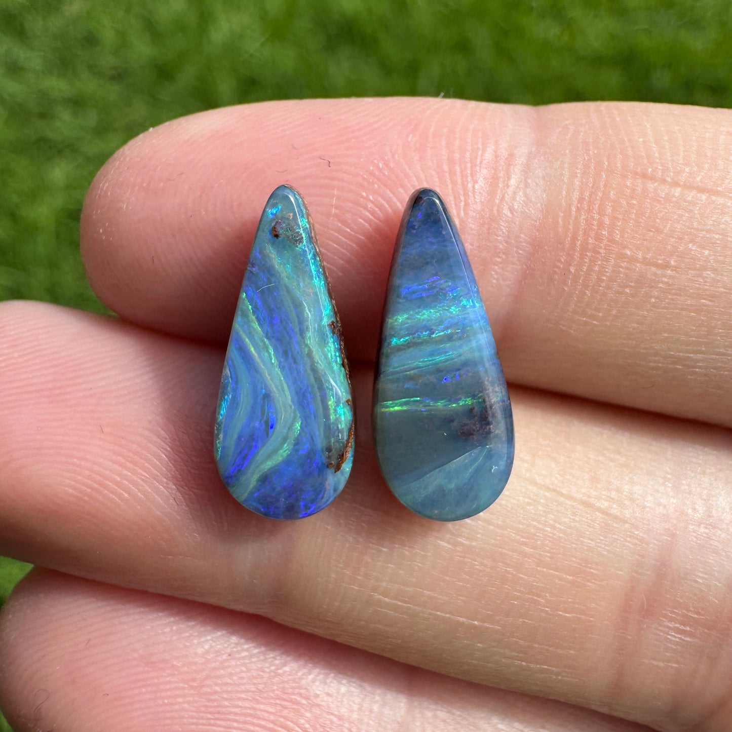 4.70 Ct teardrop boulder opal pair