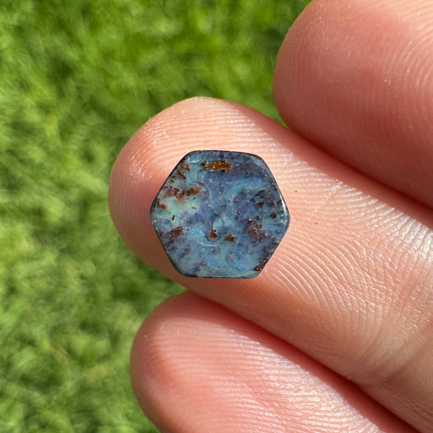 1.67 Ct small boulder opal