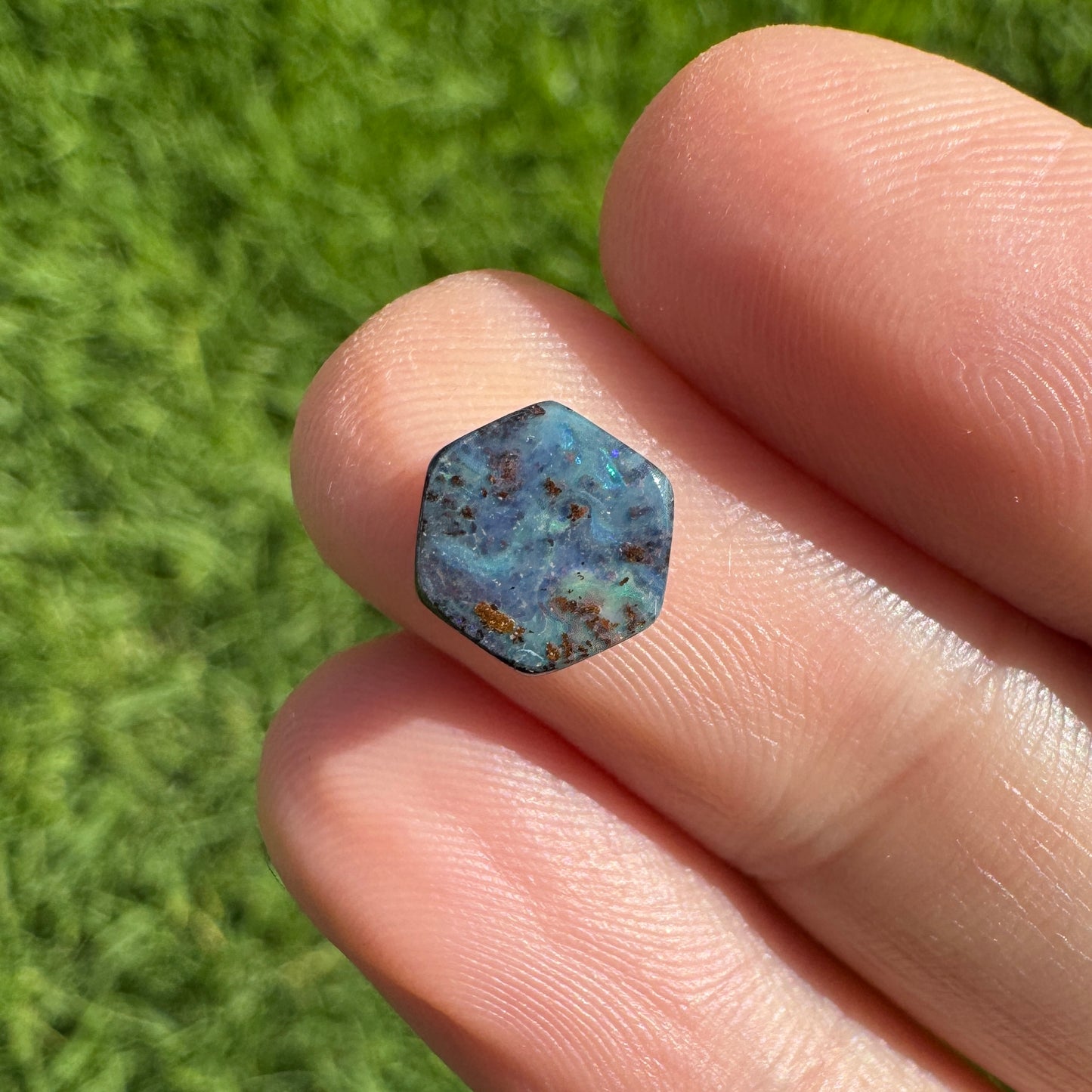 1.67 Ct small boulder opal