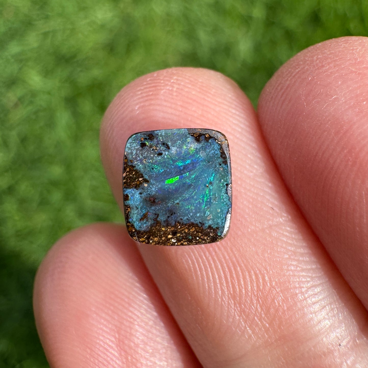 1.65 Ct small boulder opal