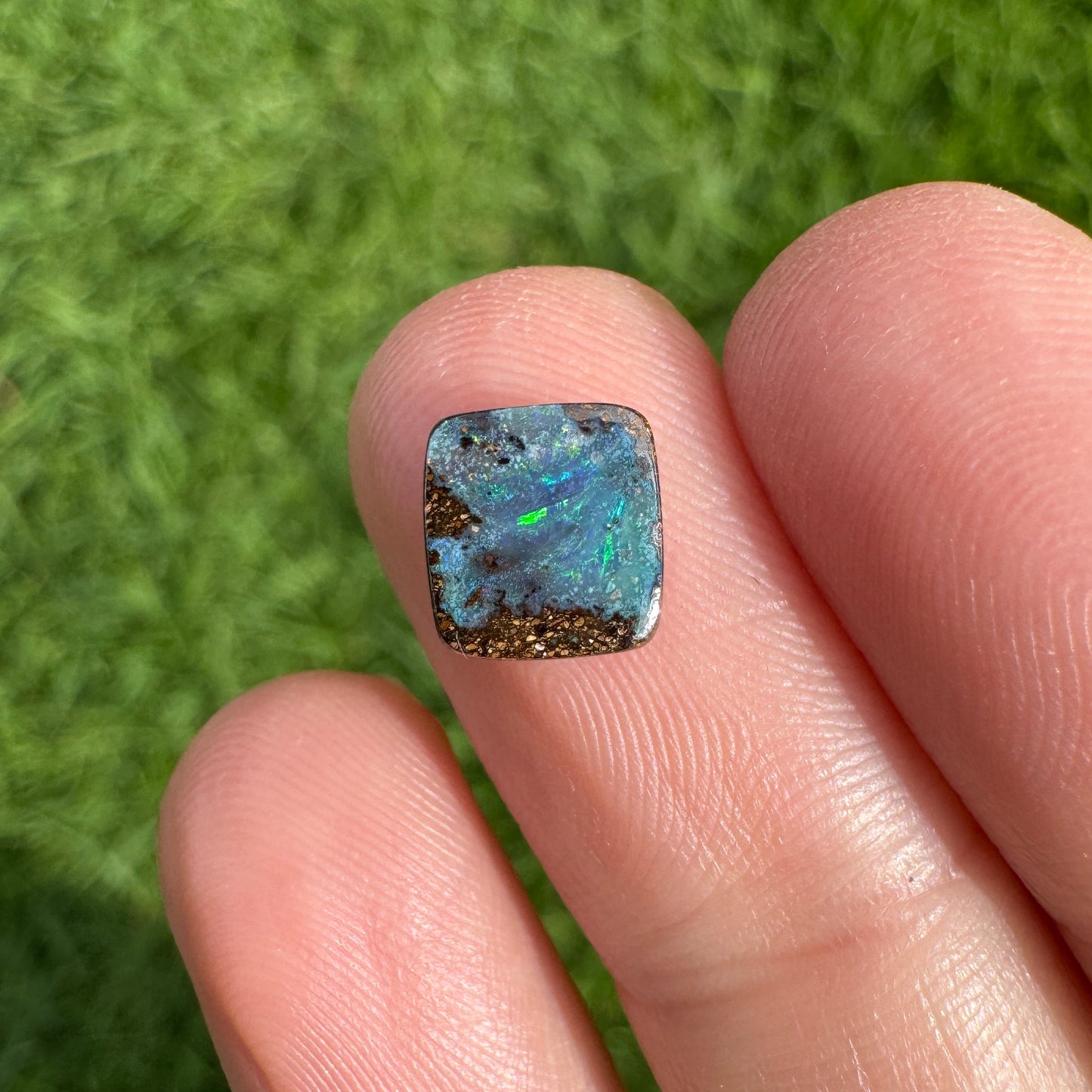 1.65 Ct small boulder opal