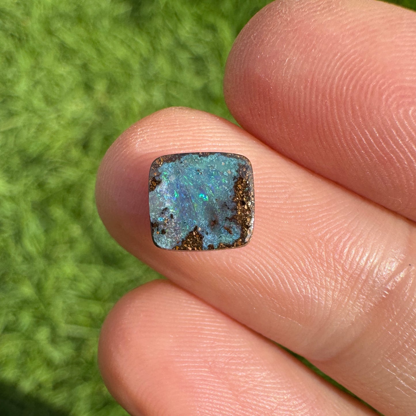 1.65 Ct small boulder opal