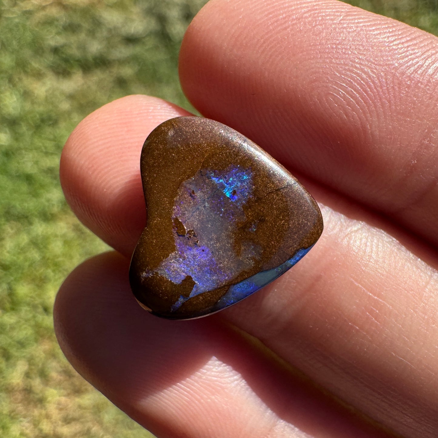 7.36 Ct heart boulder opal