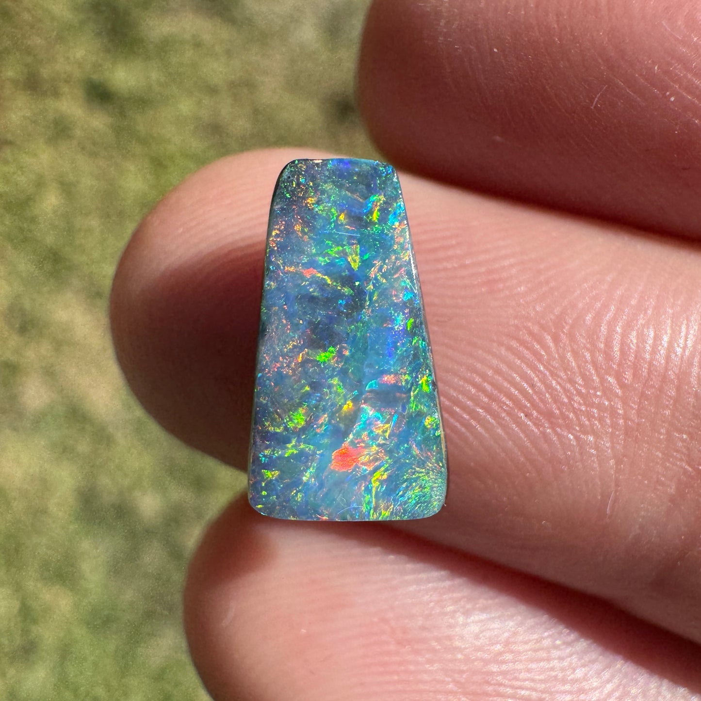 2.27 Ct small colourful boulder opal