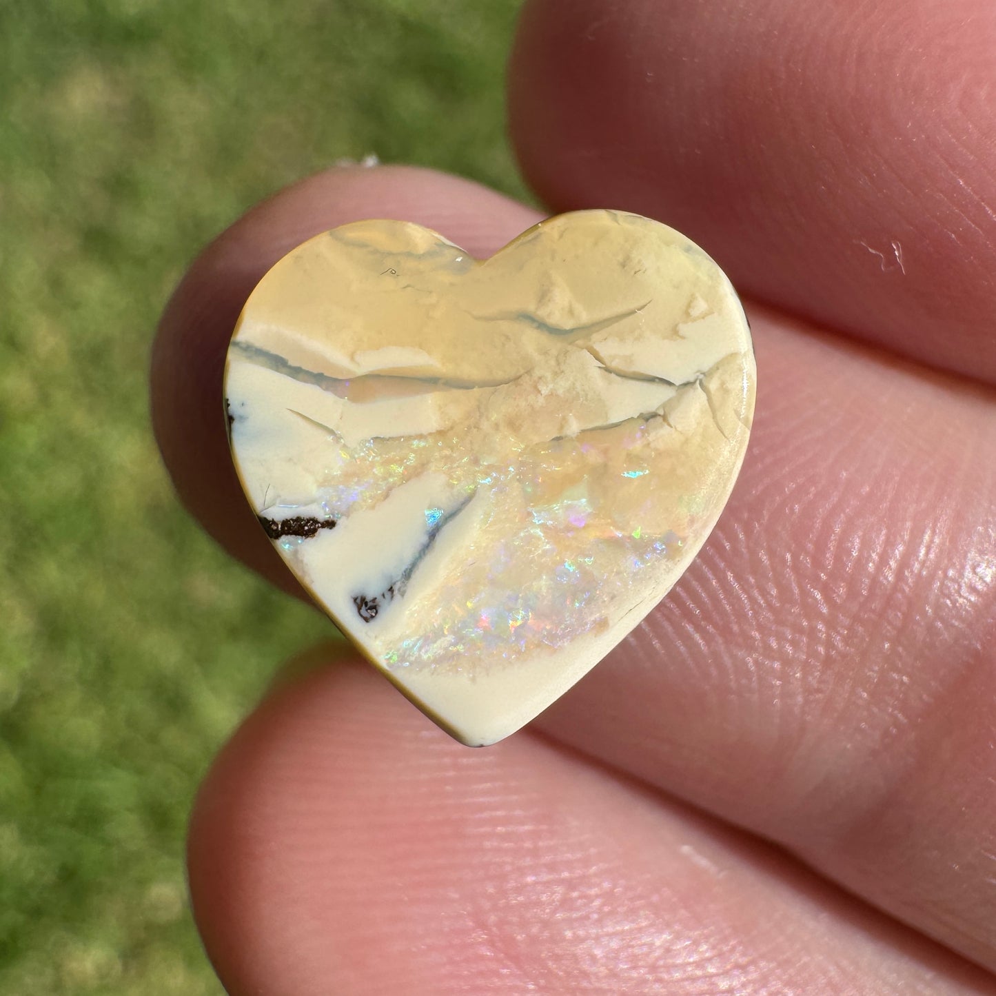 4.52 Ct heart boulder opal