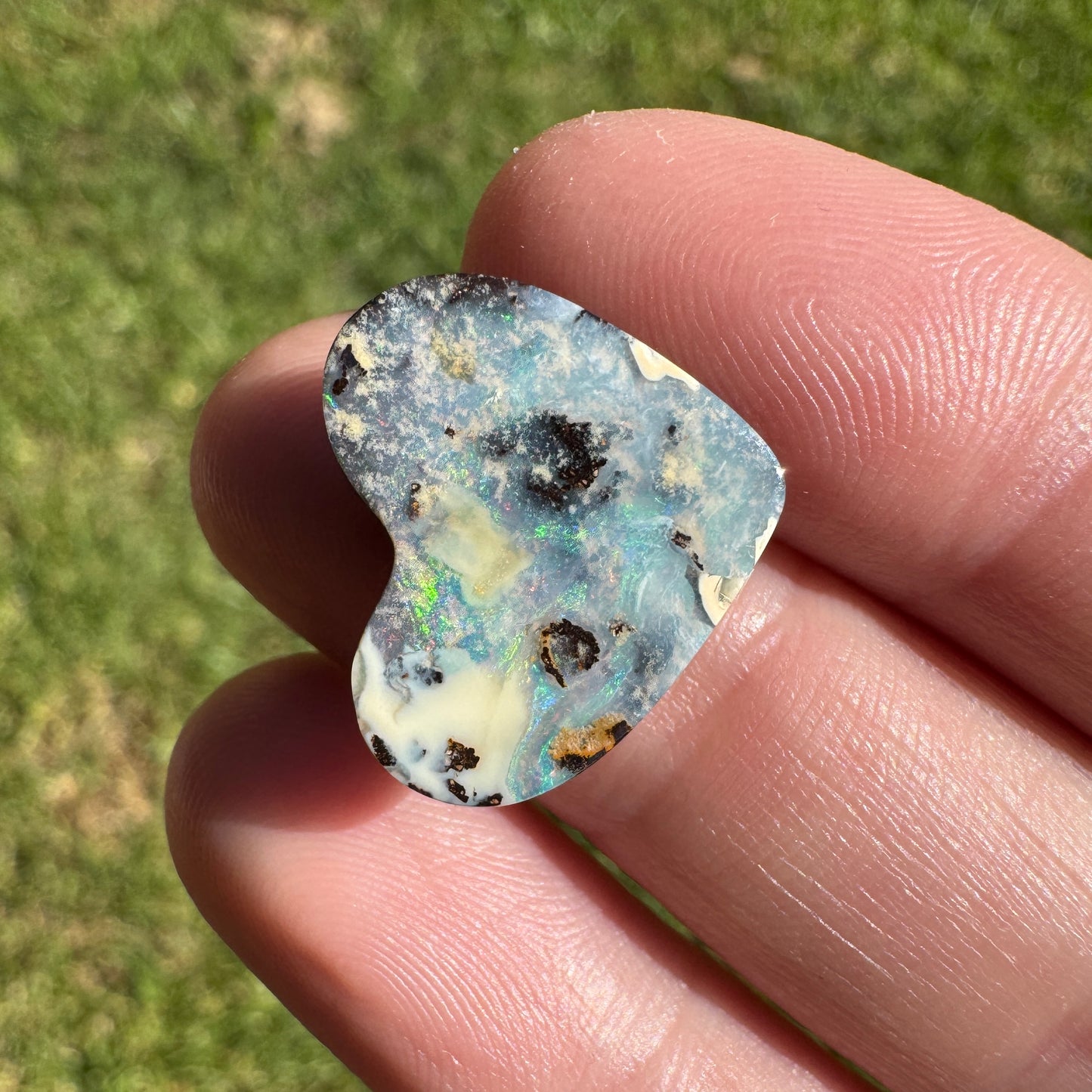 7.99 Ct heart boulder opal