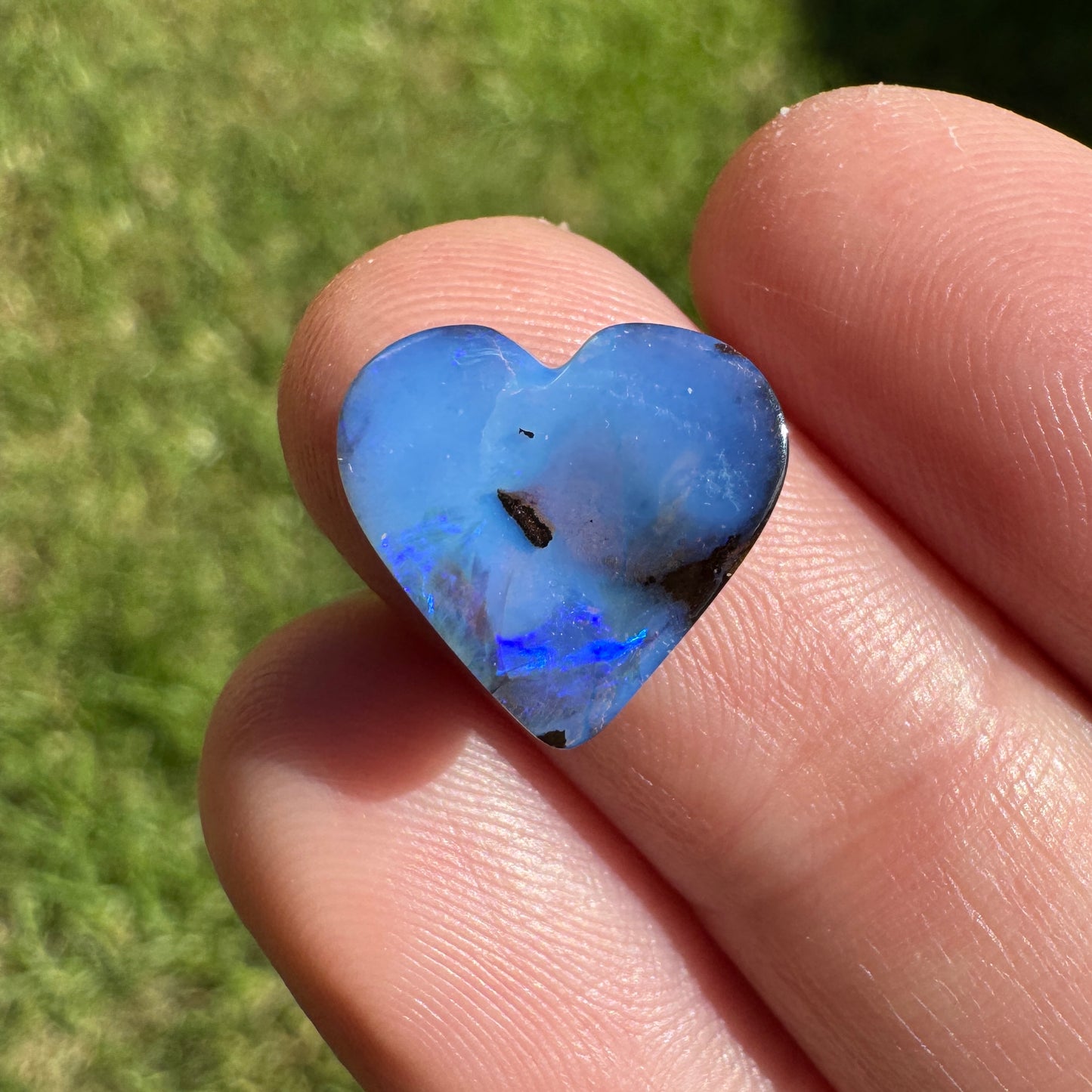 3.84 Ct heart boulder opal