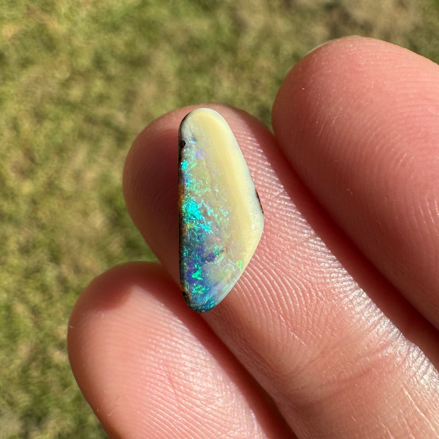 1.88 Ct small boulder opal