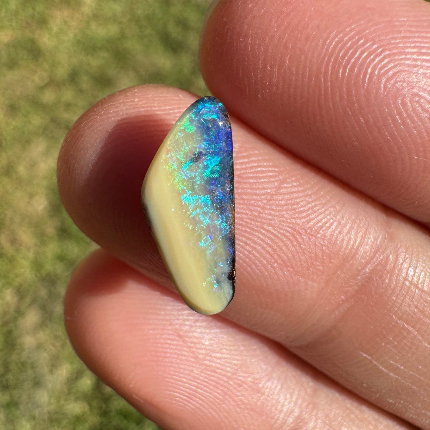 1.88 Ct small boulder opal