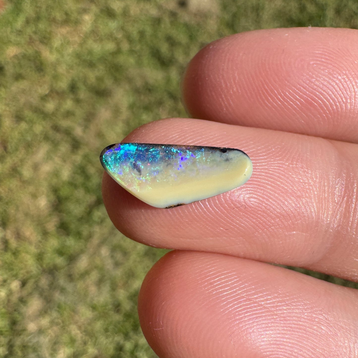 1.88 Ct small boulder opal