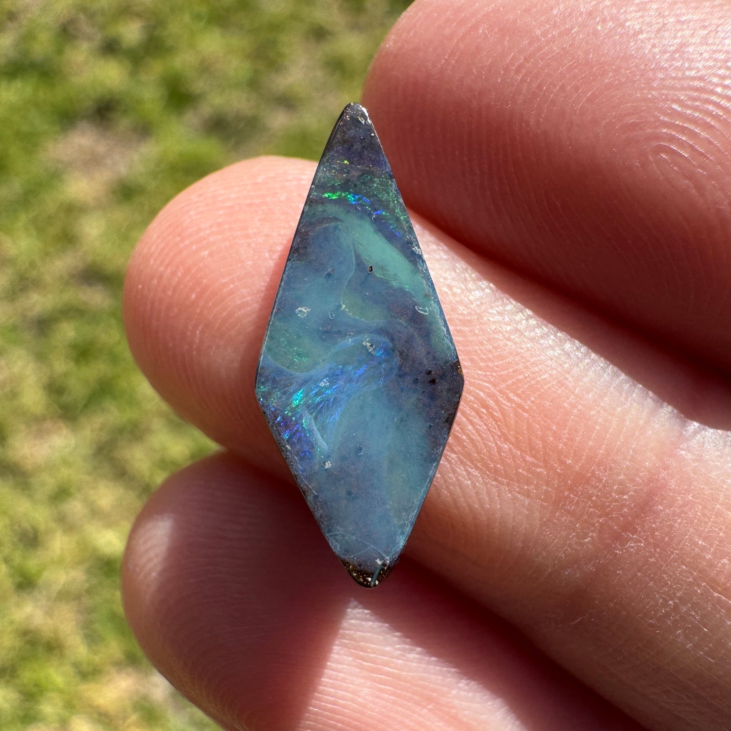 3.00 Ct kite boulder opal