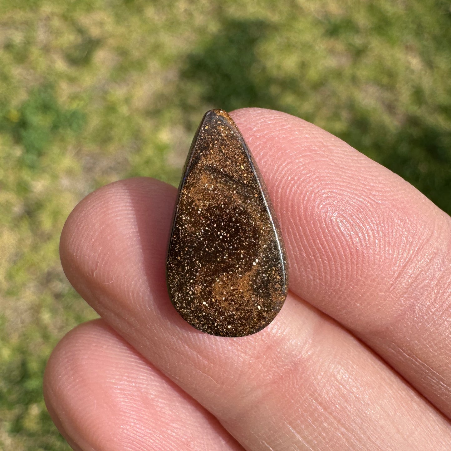 5.56 Ct teardrop boulder opal