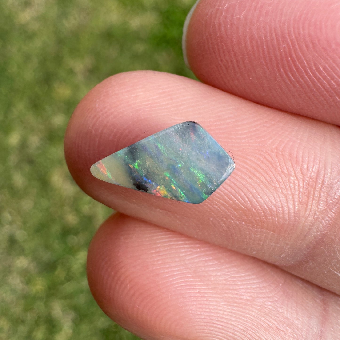 1.02 Ct small boulder opal