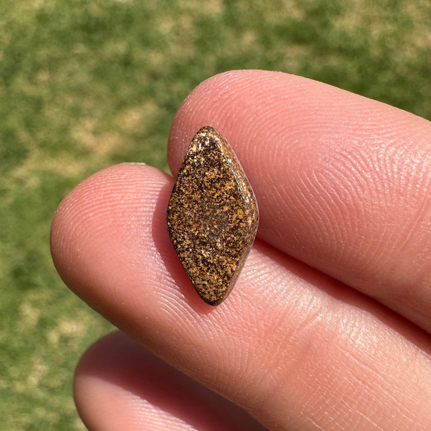 1.57 Ct small boulder opal