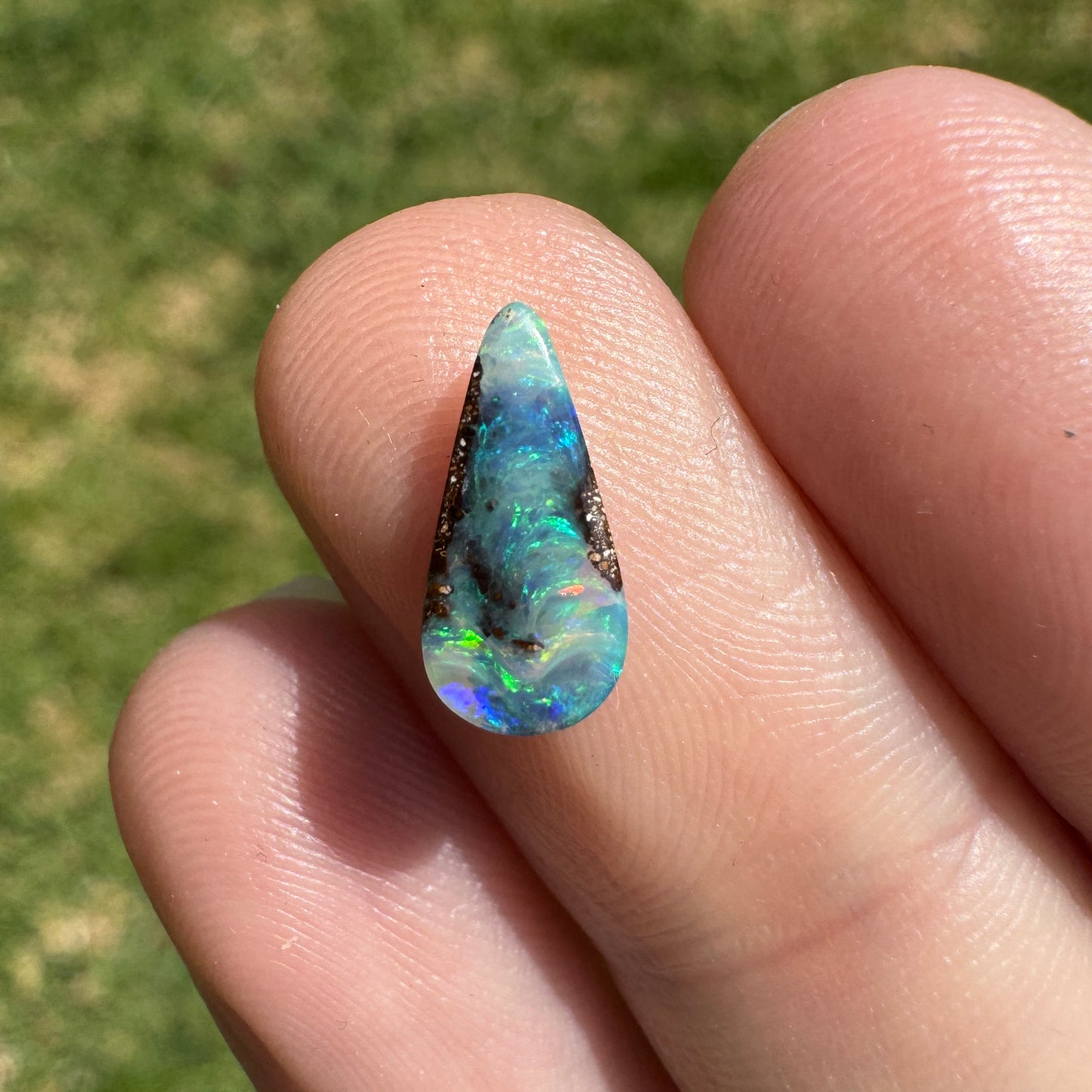1.01 Ct extra small boulder opal