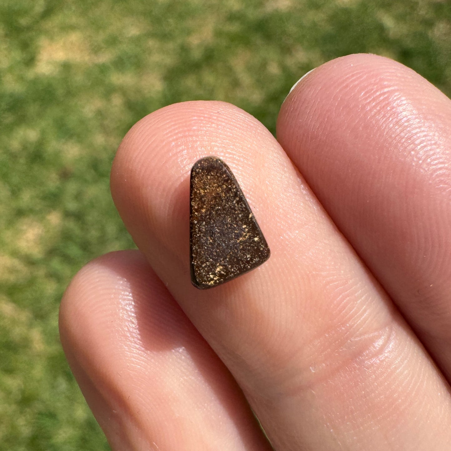 1.02 Ct extra small boulder opal