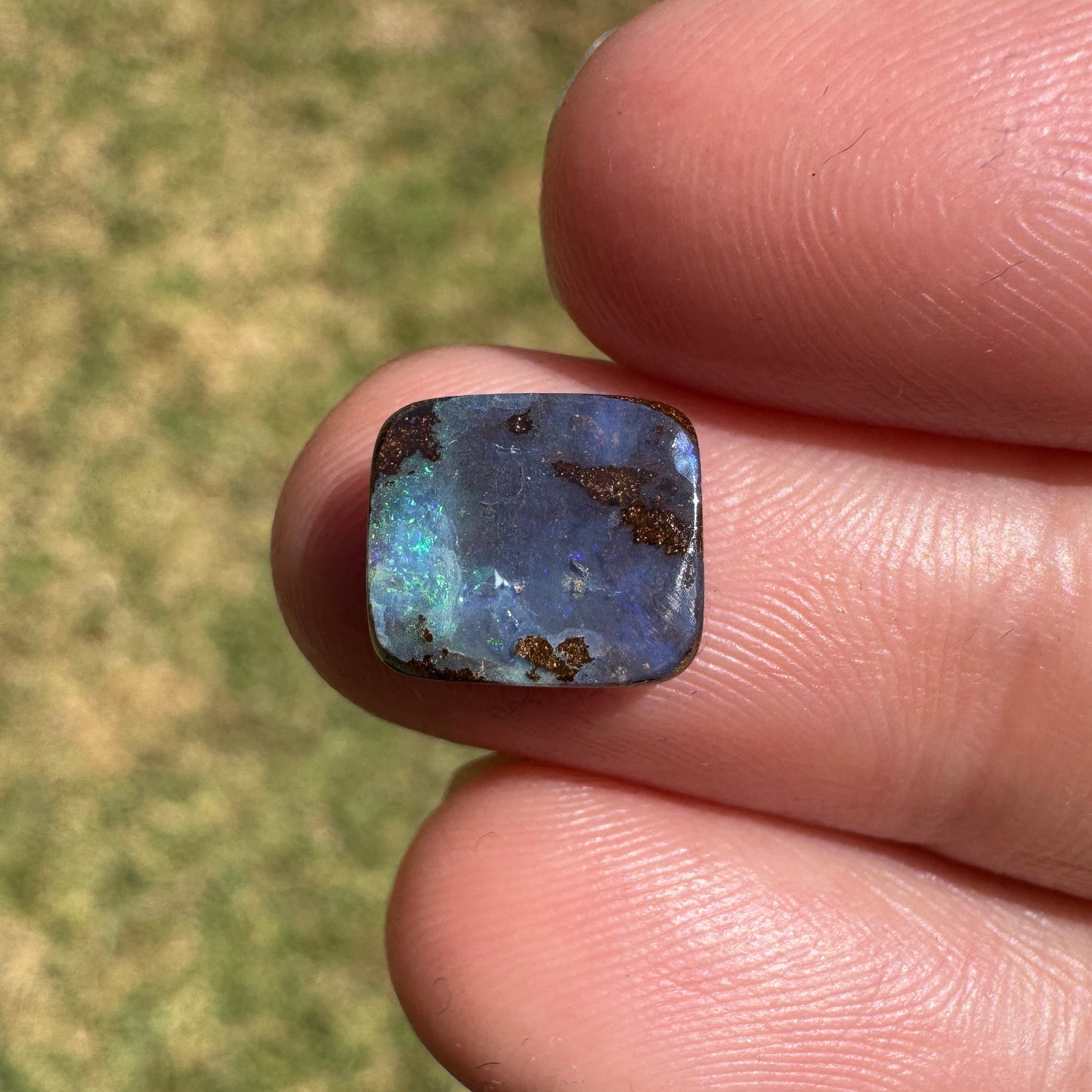 2.74 Ct small boulder opal