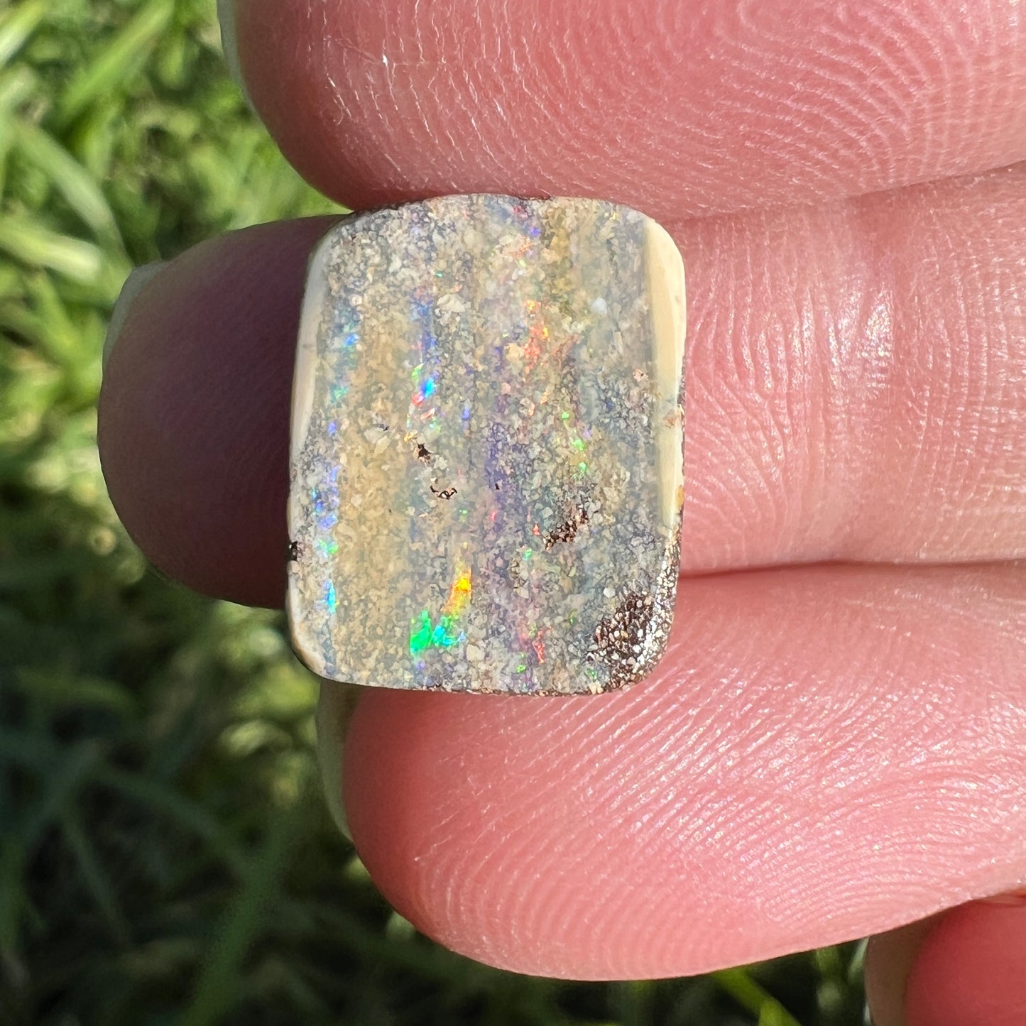 3.55 Ct small boulder opal