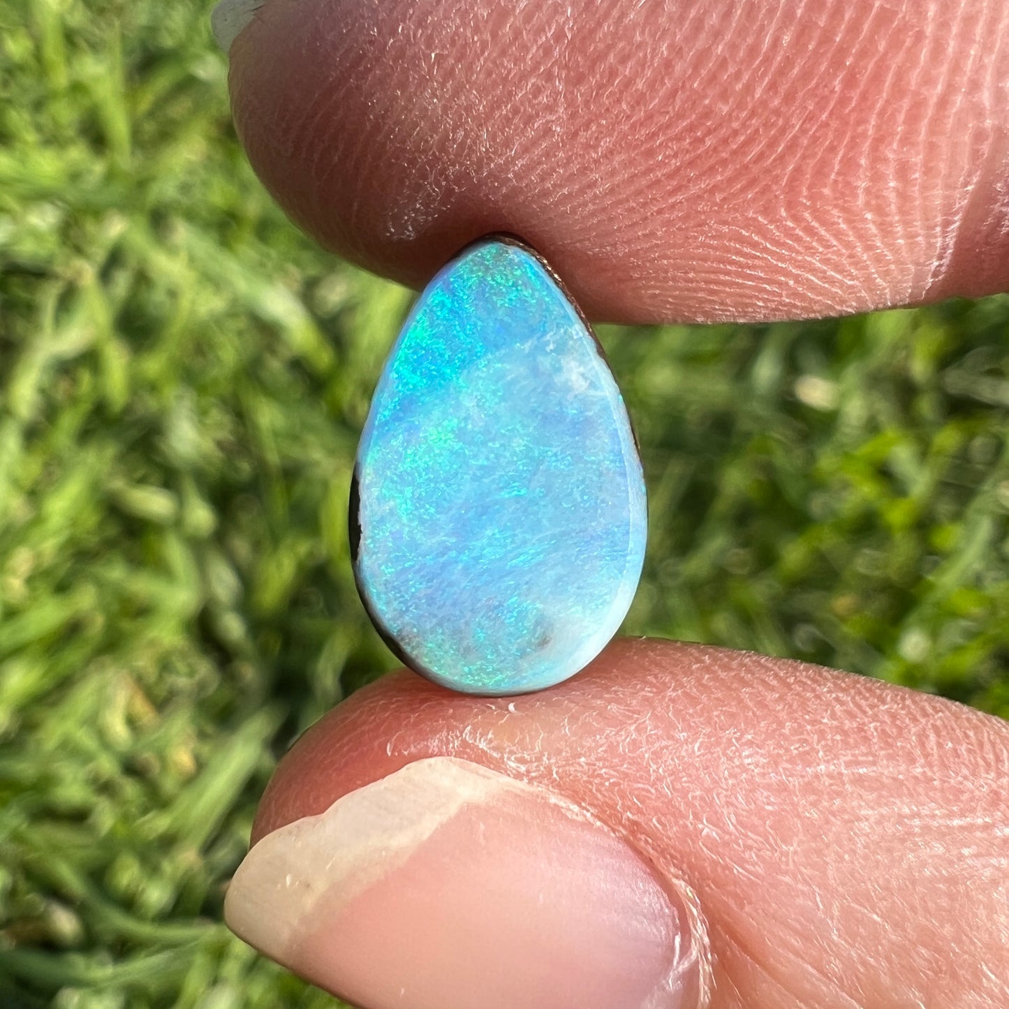 3.43 Ct small boulder opal