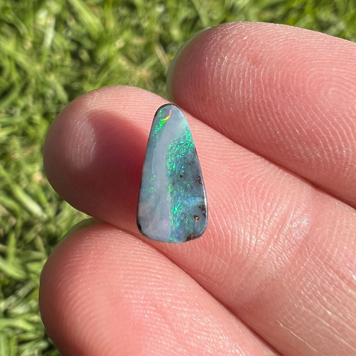 1.02 Ct extra small boulder opal