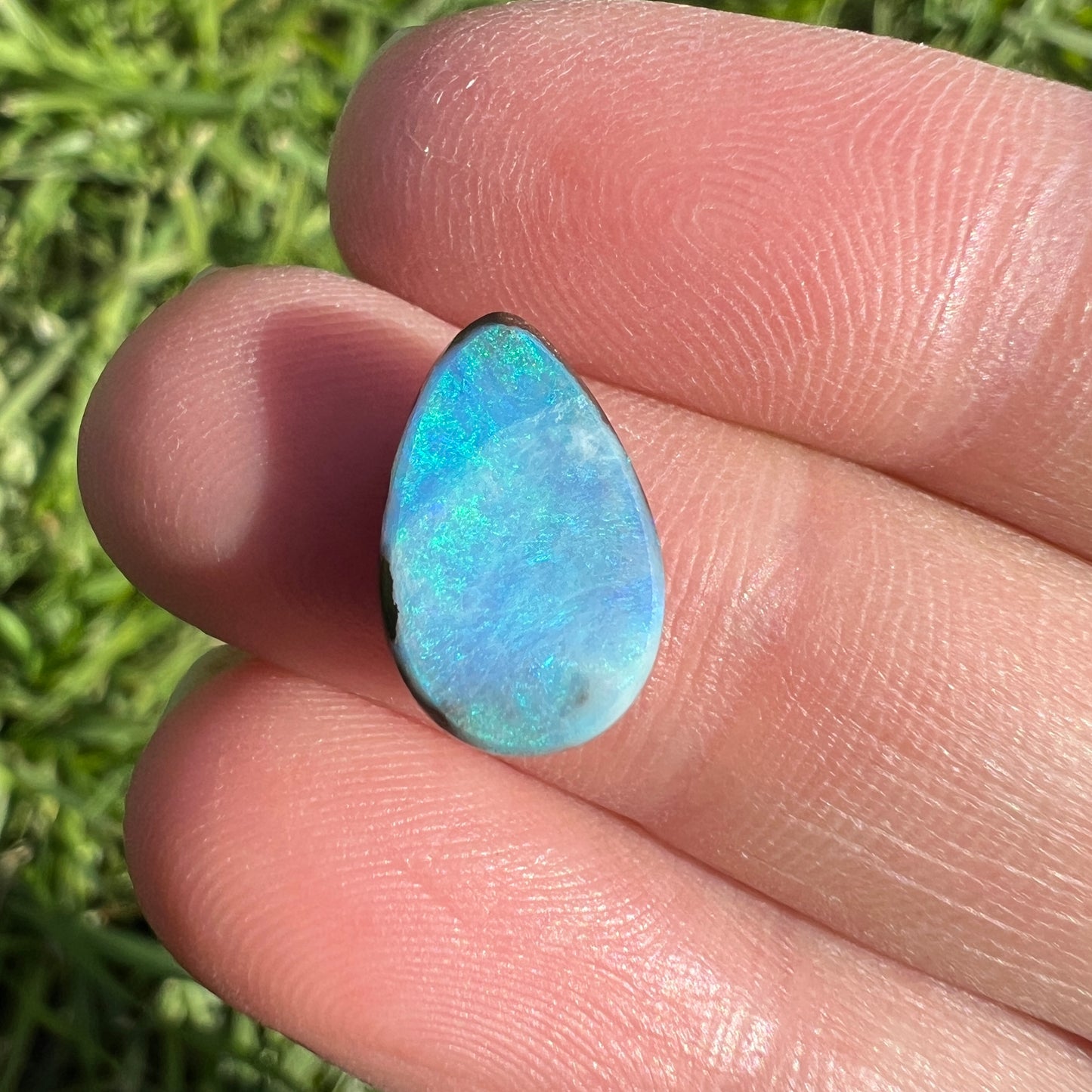 3.43 Ct small boulder opal