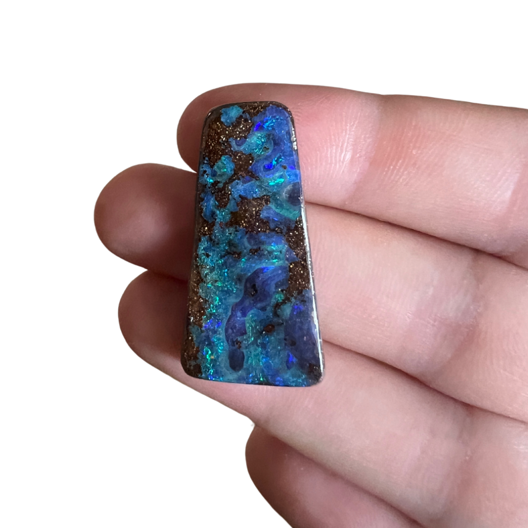 26.76 Ct wavy green-blue boulder opal