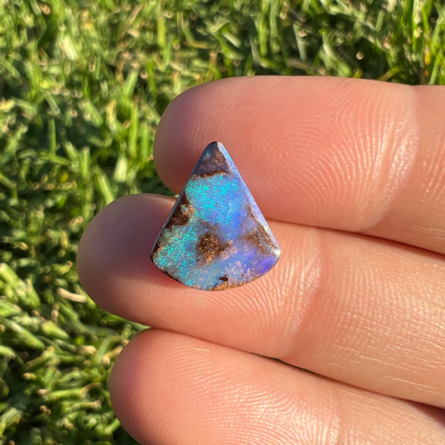 3.97 Ct small boulder opal