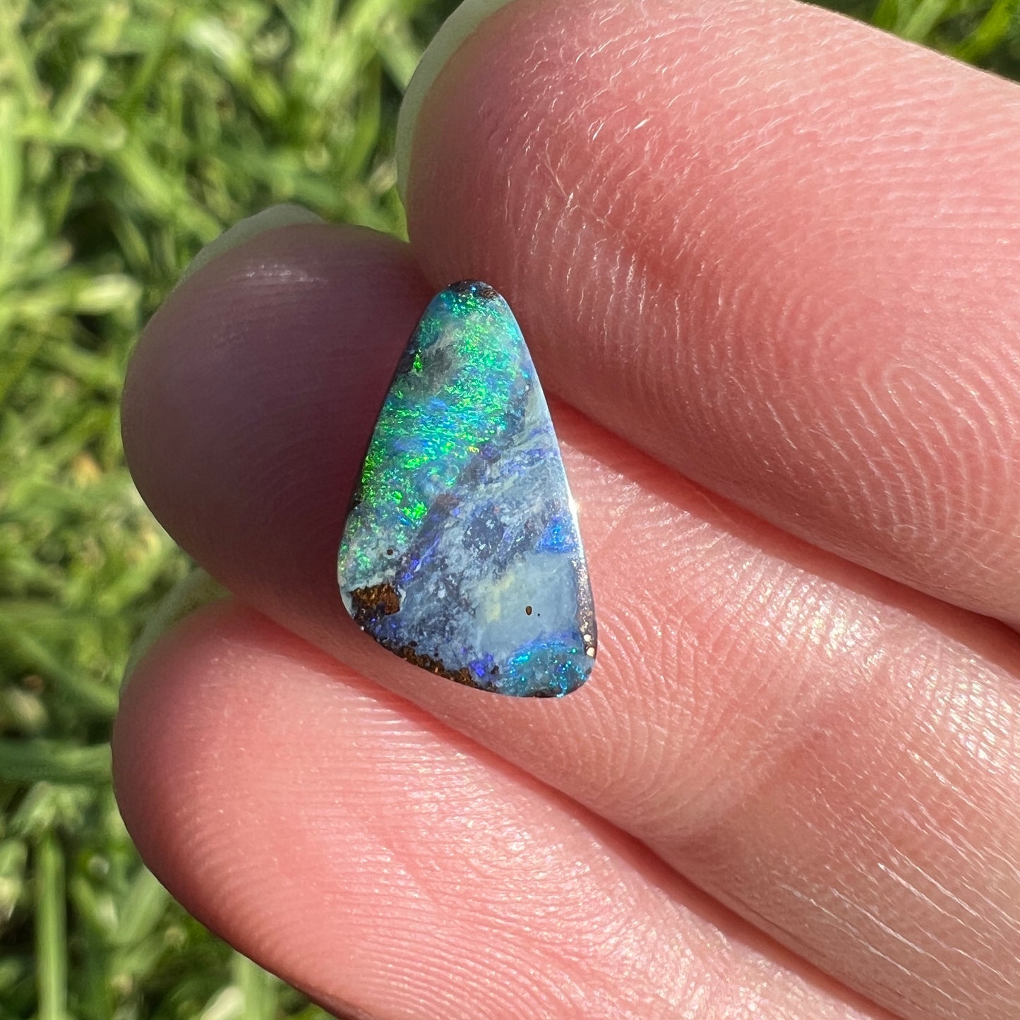 1.86 Ct small boulder opal