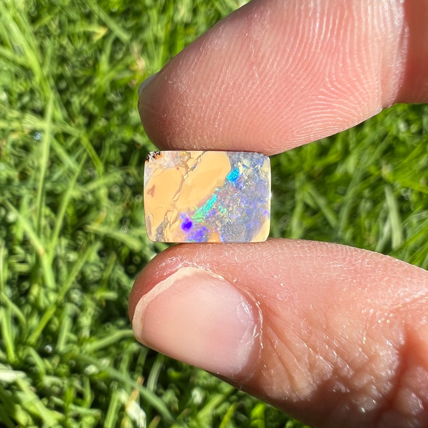 4.29 Ct small boulder opal