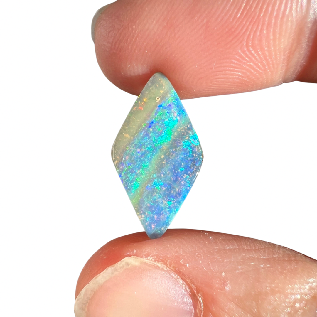 3.48 Ct green-blue boulder opal