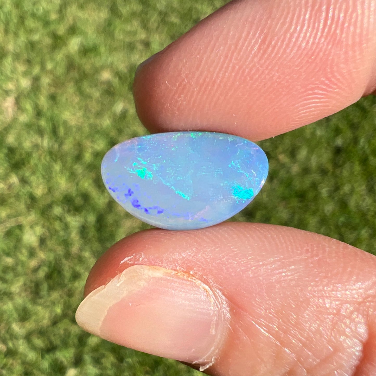 4.62 Ct green and purple boulder opal