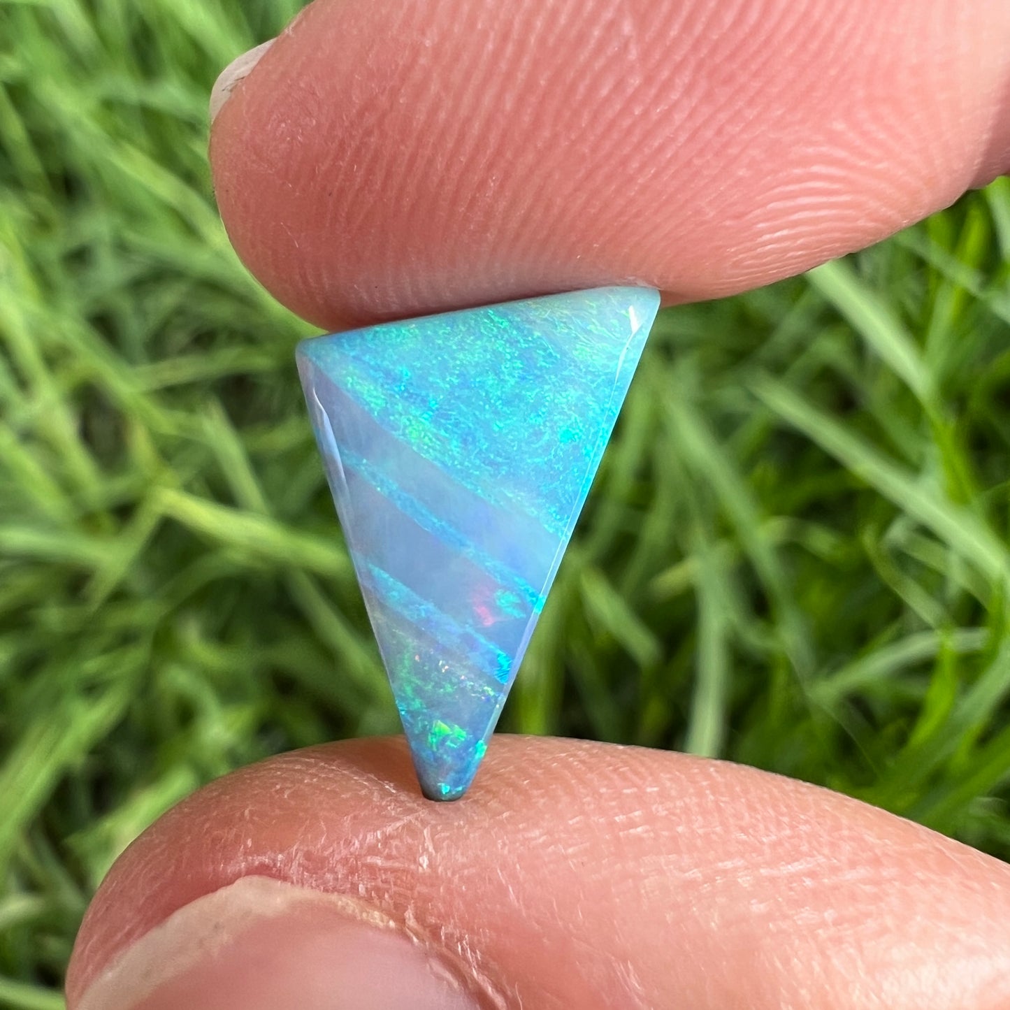 3.91 Ct sea green stripy boulder opal