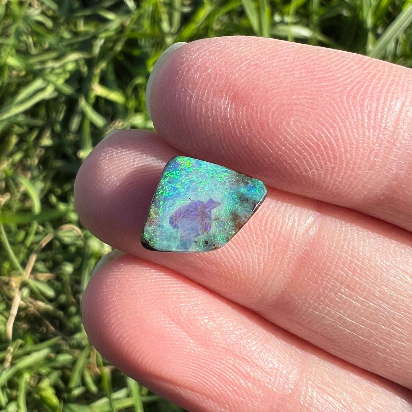 2.31 Ct small boulder opal