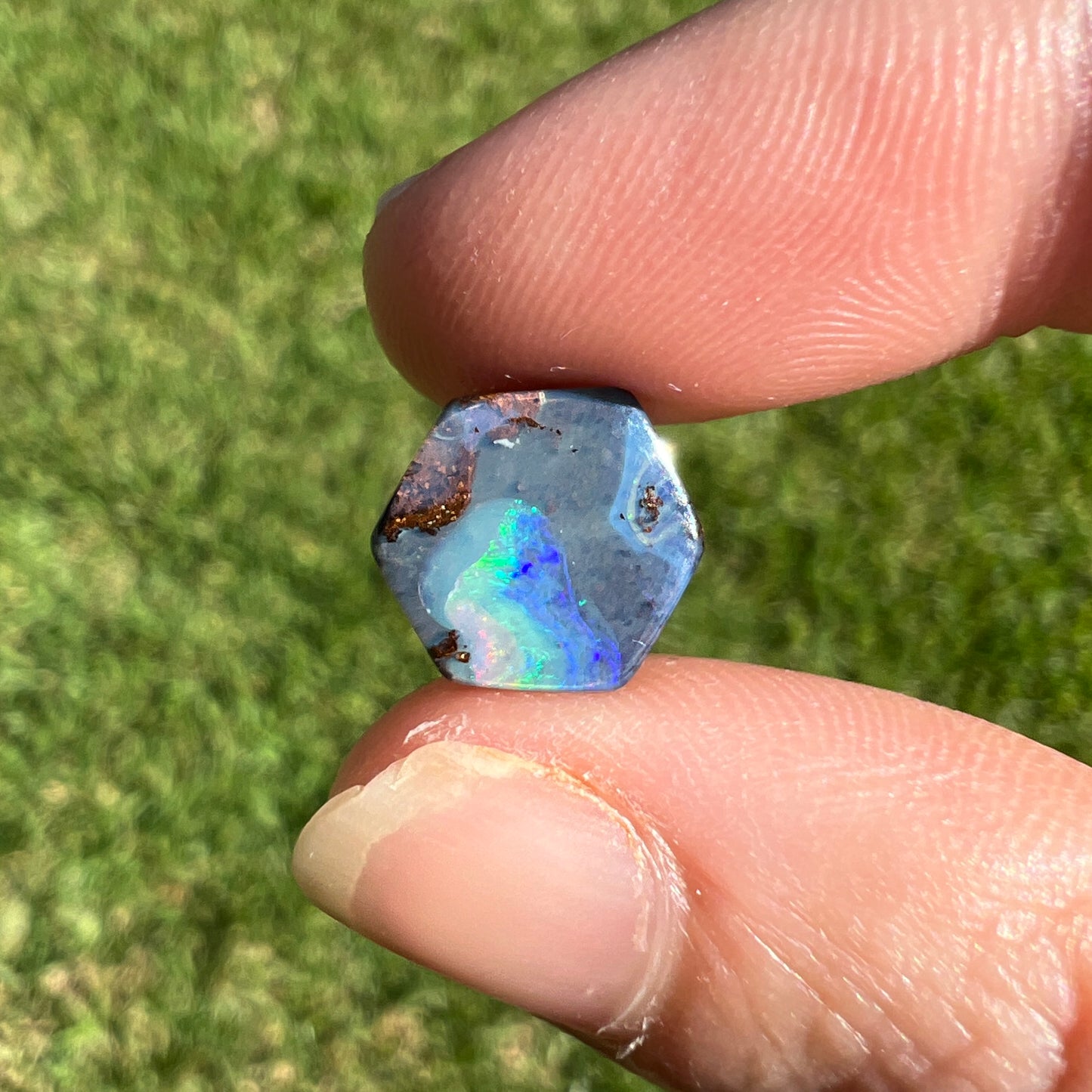 3.47 Ct hexagon boulder opal