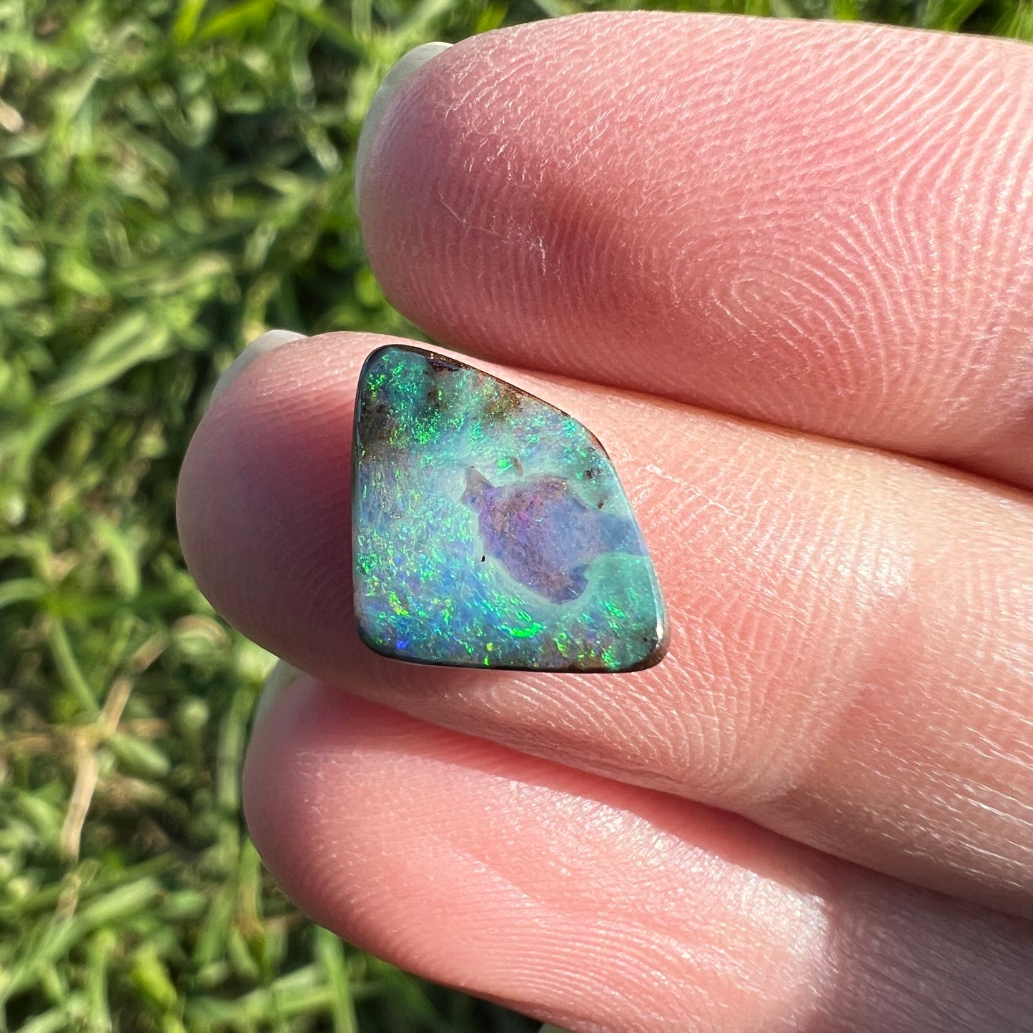 2.31 Ct small boulder opal