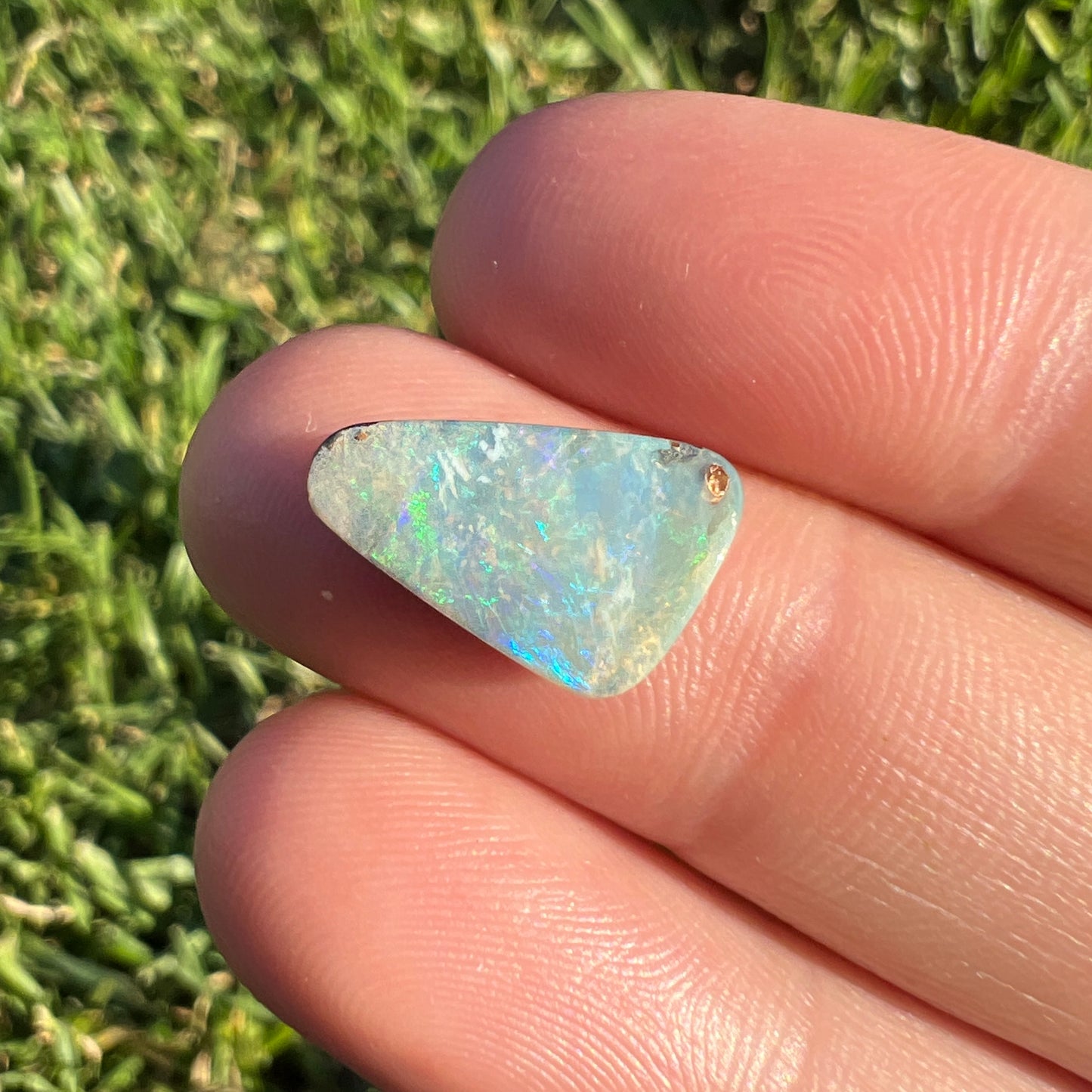 3.45 Ct small boulder opal