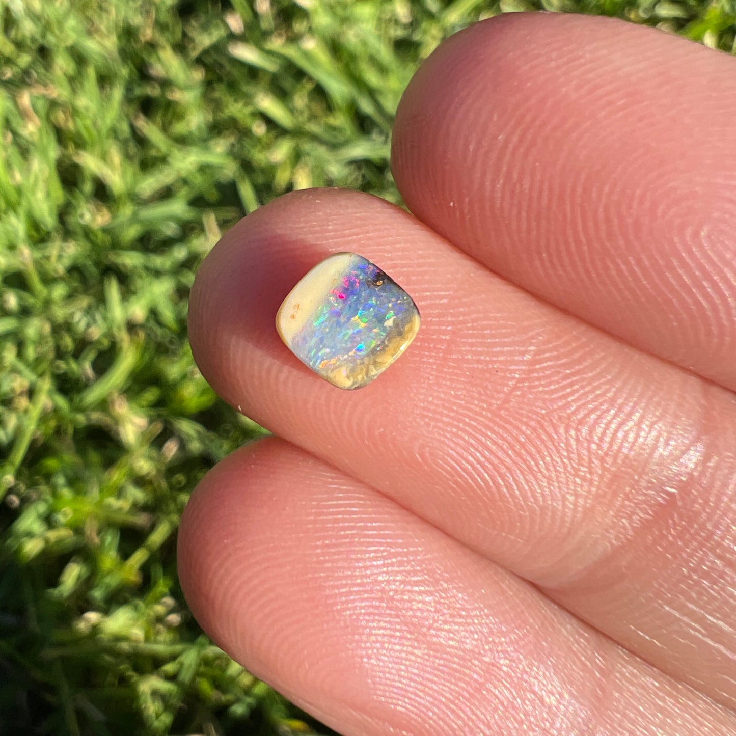 0.63 Ct extra small boulder opal