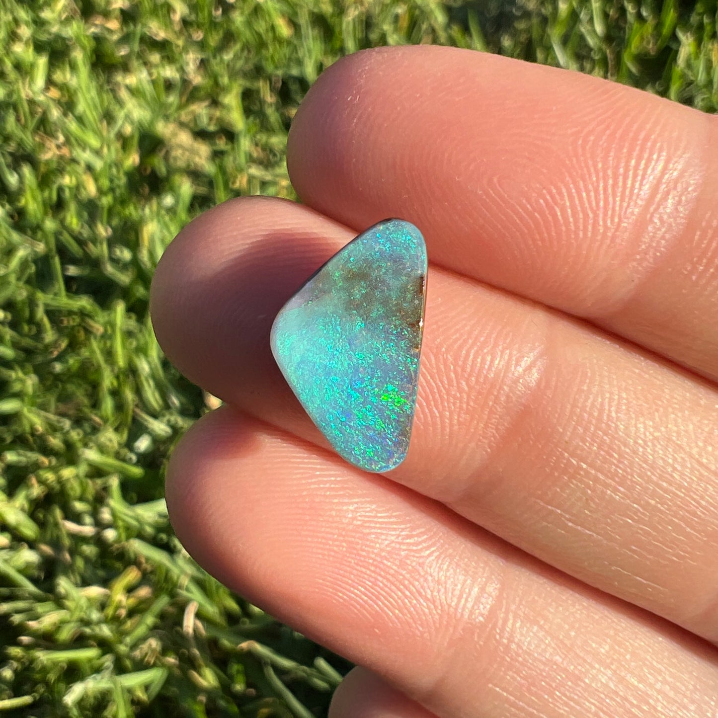 3.70 Ct small boulder opal