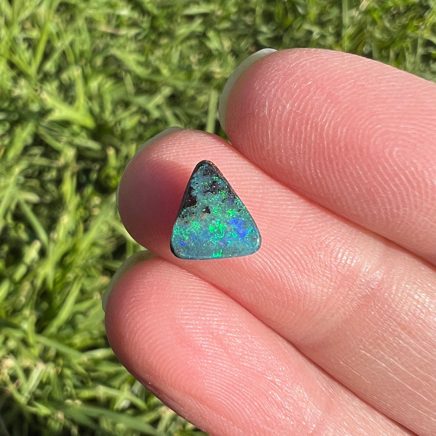 1.09 Ct extra small boulder opal