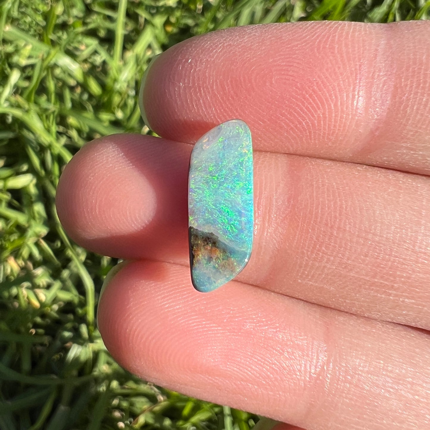 2.61 Ct small boulder opal