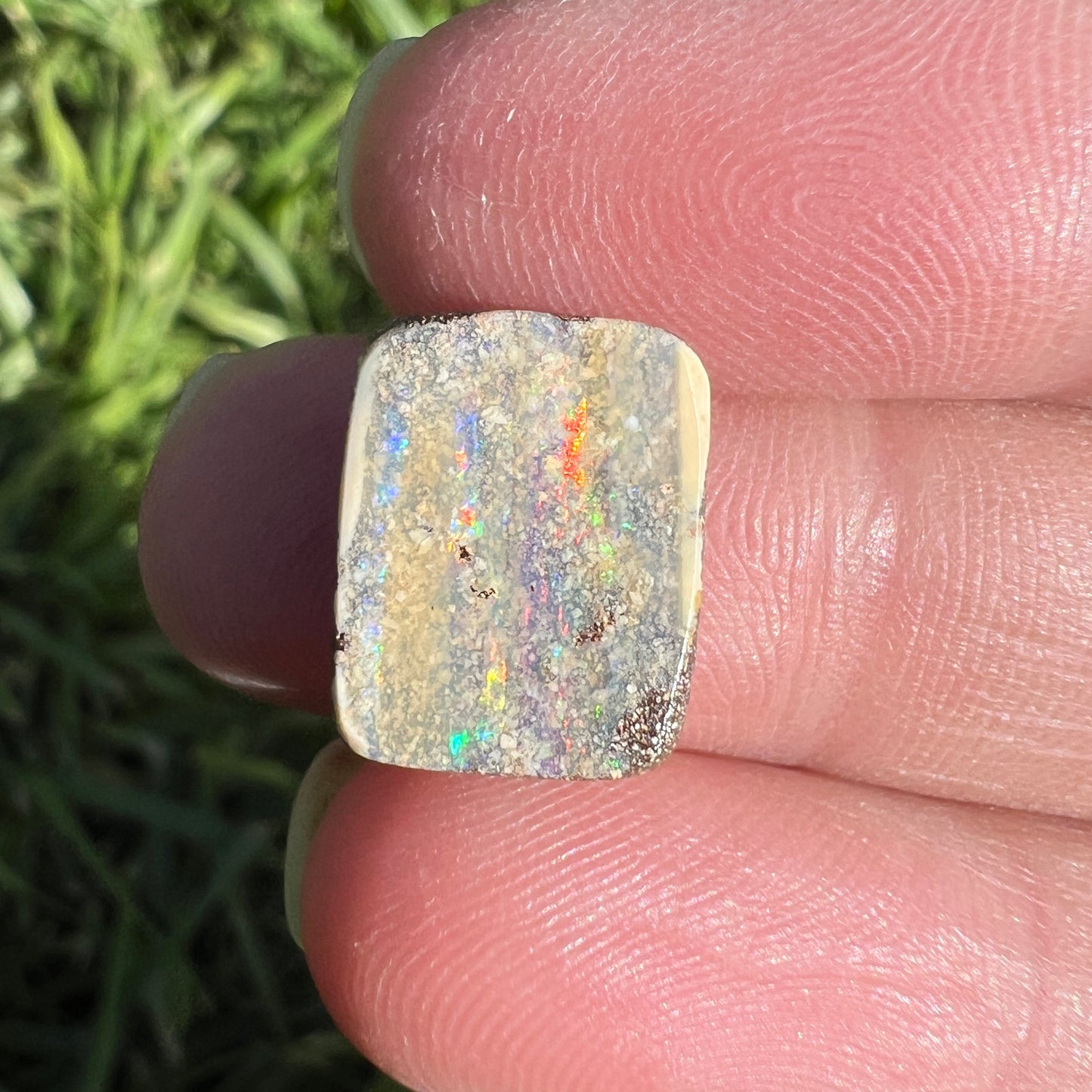 3.55 Ct small boulder opal