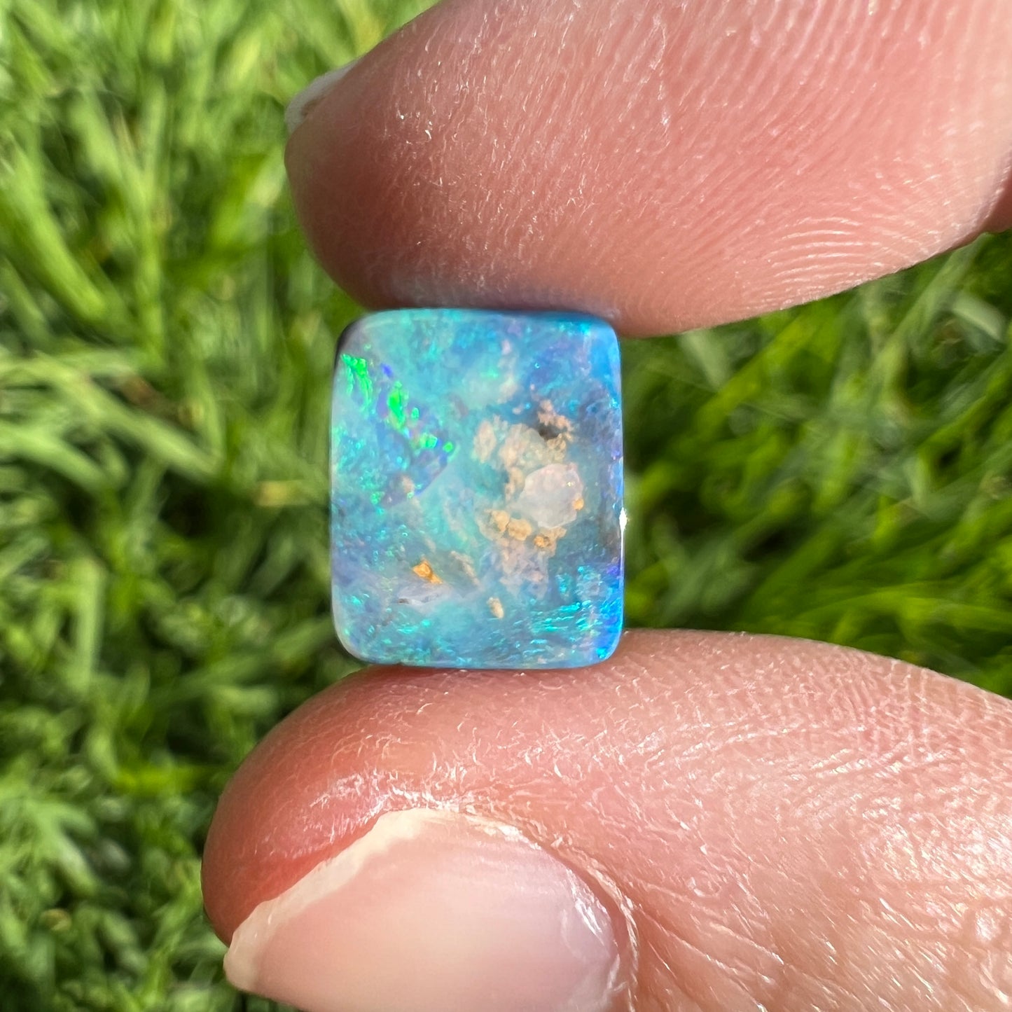 3.09 Ct small boulder opal